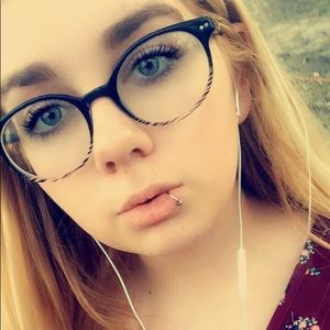 Meet your Posher, Jordyn